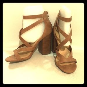 Cross cross straps open toe chunky heel TAN size 9